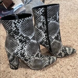 Pretty Little Things snake skin Boots size 7 US size 5 UK.